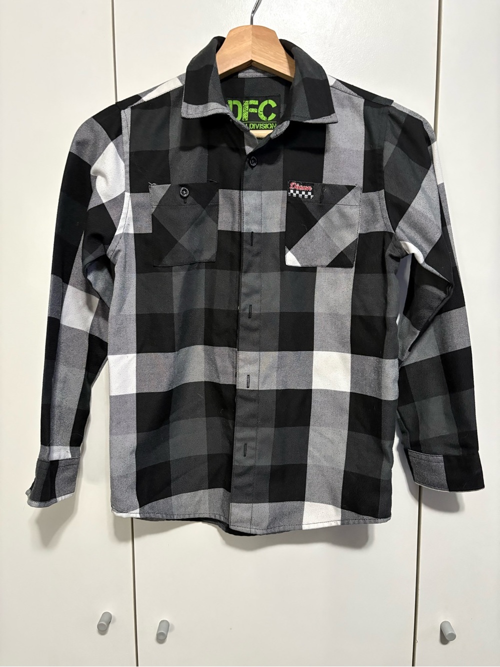 DIXXON Black & Gray Checkered Long-Sleeve Button Shirt